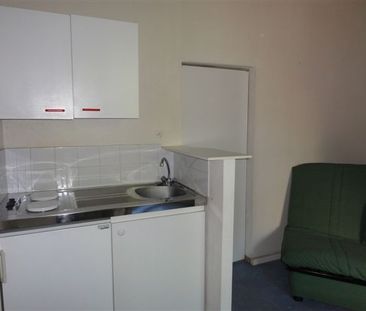 Location Appartement 1 pièce 15m² LE CREUSOT 71200 - Photo 2