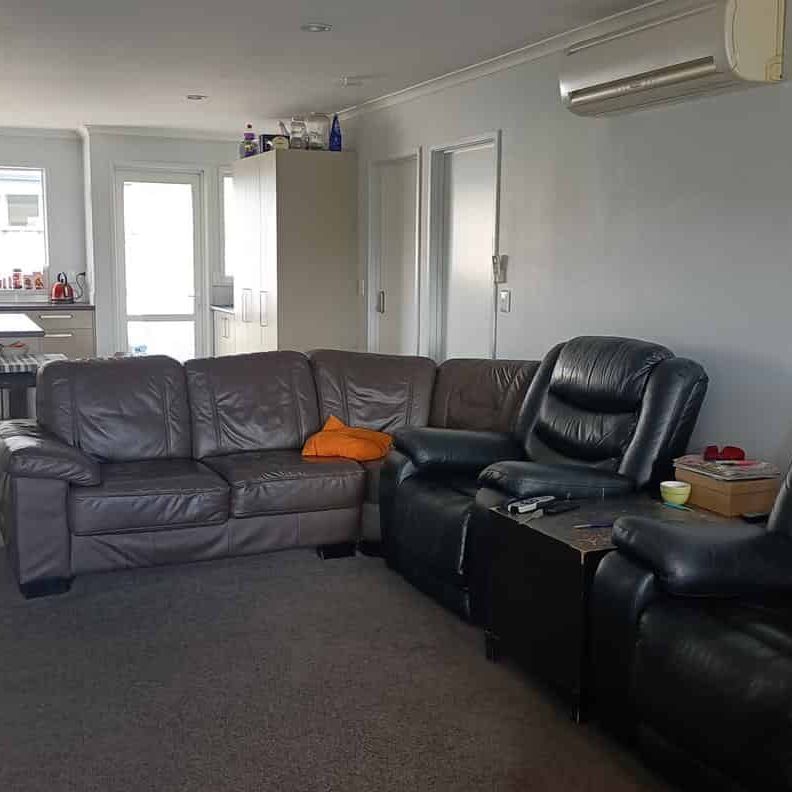 SINGLE ROOM WITH ENSUITE IN A SHARED HOUSE - Photo 1