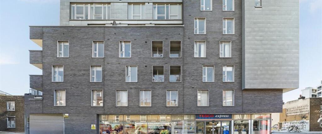 Cambridge Crescent, London E2 - Photo 1