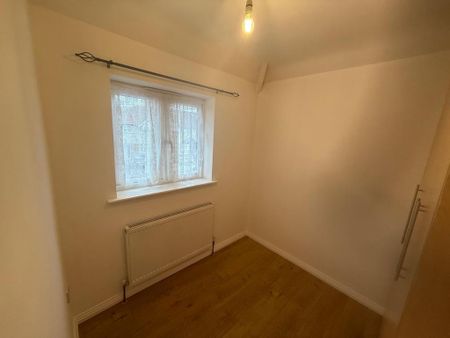 3 bedroom semi-detached house to rent - Photo 3