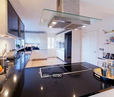 5 bedroom detached house to rent - Photo 6