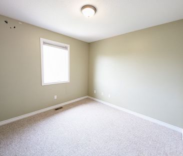 For Lease - 11 John Findlay Terrace, Arnprior, Ontario - Photo 4