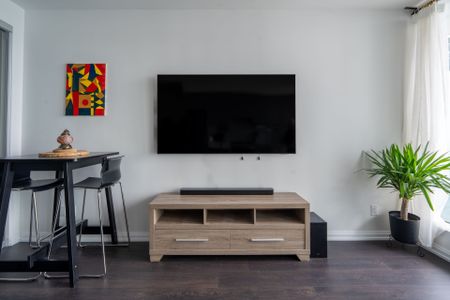 For Lease - 4208 Dundas Street Unit# 615, Toronto, Ontario - Photo 3