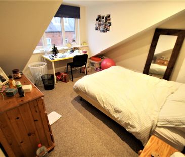 4 bedroom terraced house to rent - Photo 4