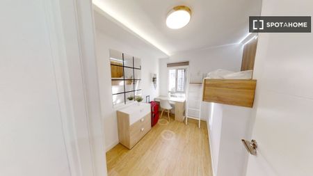 granada, Andalusia 18011 - Photo 4