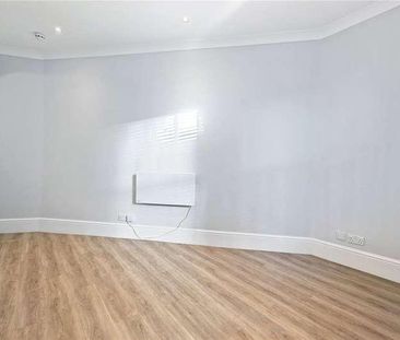 High Road, London, NW10 - Photo 2