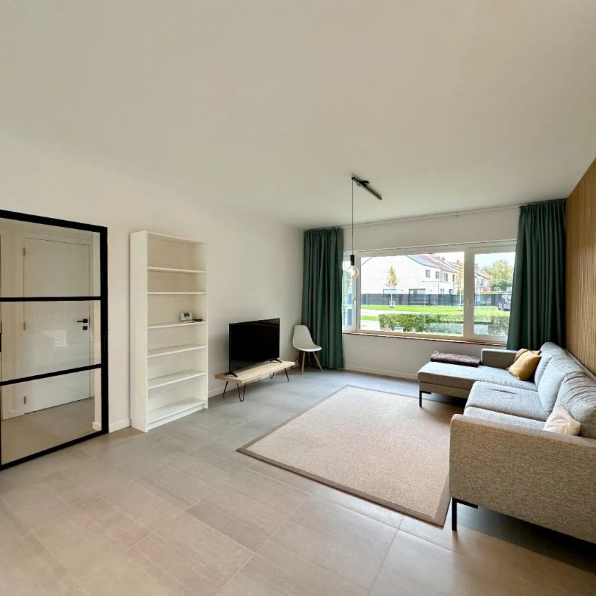Instapklare gezinswoning met zonnige tuin, drie slaapkamers en garage te Sint-Andries - Photo 1