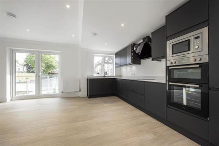 3 bedroom apartment to rent - Photo 5