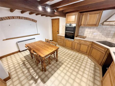 2 bedroom end of terrace house to rent - Photo 5