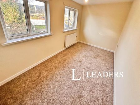 2 bedroom semi-detached house to rent - Photo 4