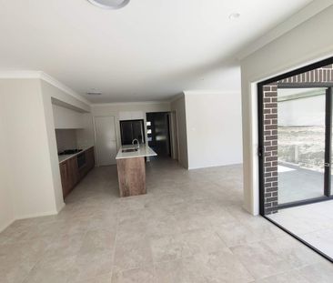 Modern 4-Bedroom Duplex + Separate Study – Appliances Included - Photo 5