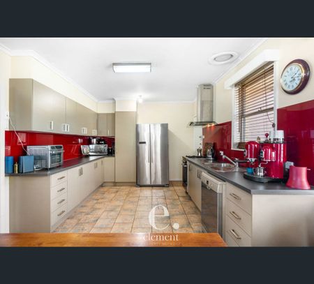 19 Neptune Avenue, Newcomb, Vic 3219 - Photo 5