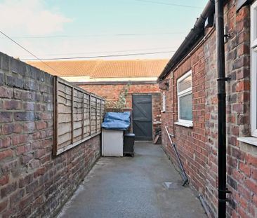 2 bedroom terraced house to rent - Photo 6