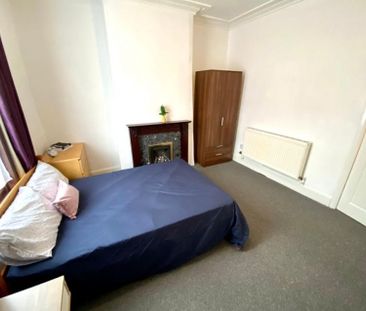 4 bedroom house share to rent - Photo 3