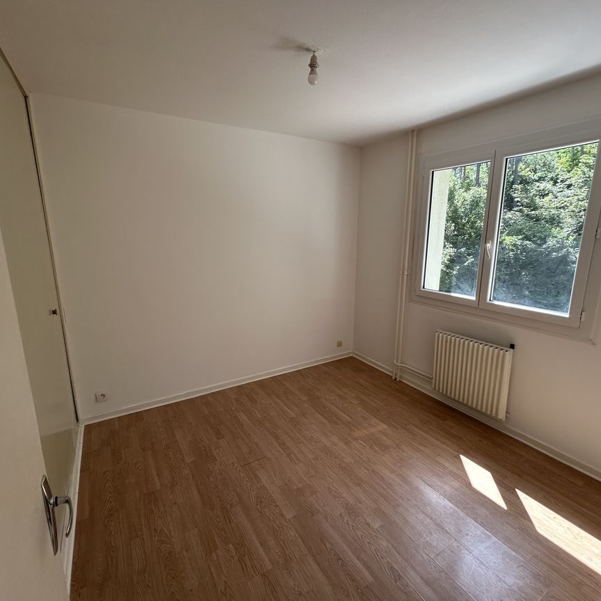Location Appartement 2 pièces 43m² LE CREUSOT 71200 - Photo 1