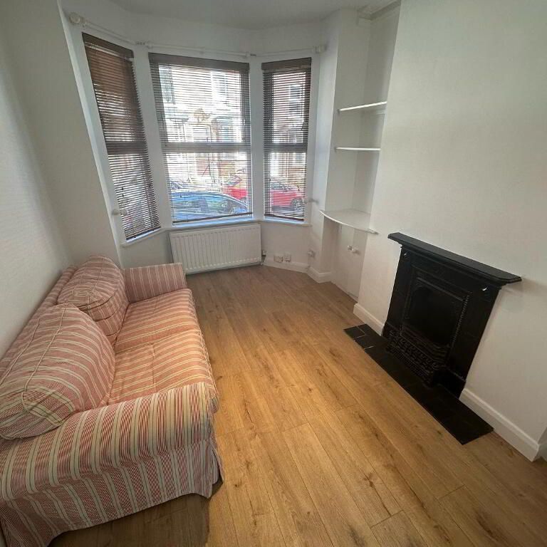 15 Sandhurst Gardens, Belfast, BT9 5AW - Photo 1