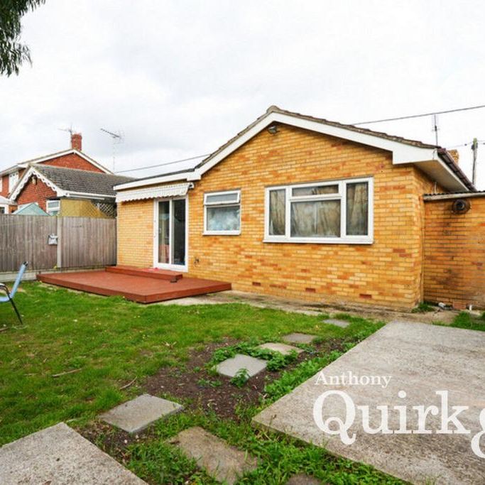 2 bedroom bungalow to rent - Photo 2