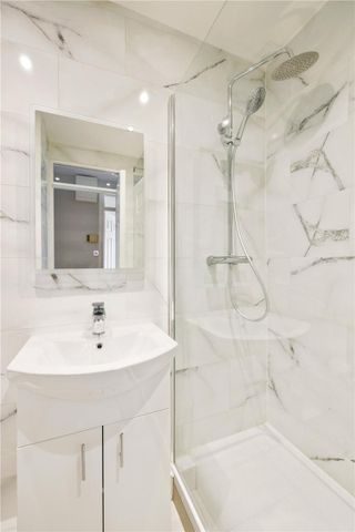 32 6 Ushers Quay South City Centre Dublin 8 - Photo 4