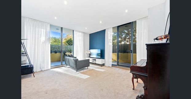 COURTYARD APARTMENT IN CENTRAL LOCATION - Photo 1