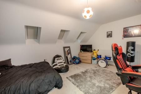 5 bedroom Detached house To Let - Photo 4