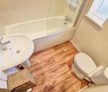 2 bedroom semi-detached house to rent - Photo 2