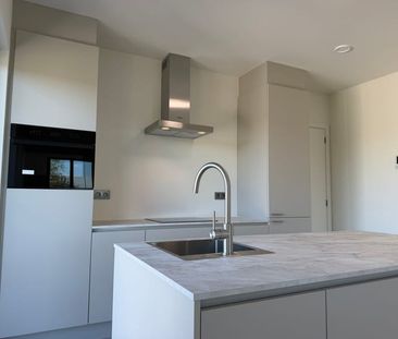 Appartement te huur - foto 2