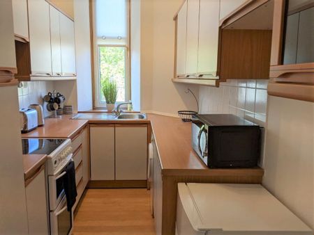 1 bedroom flat to rent - Photo 4