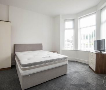 5 bedroom semi-detached house to rent - Photo 5