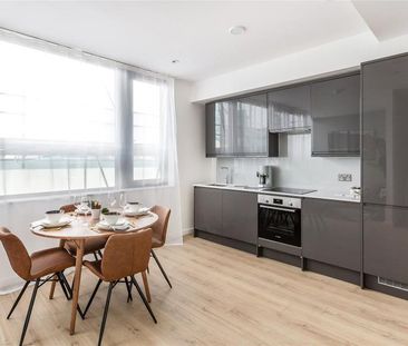 Chertsey Road, Woking, Surrey, GU21 - Photo 3