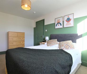 5 bedroom house, 1 en-suite - Photo 4