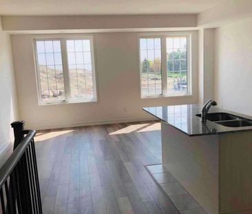 For Lease - 7 Heswall Lane, Newmarket, Ontario - Photo 6