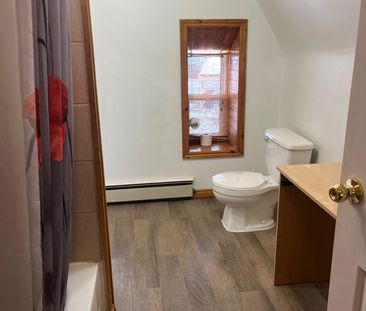 For Lease - 228 Kent Street Unit# 4, Kawartha Lakes, Ontario - Photo 5