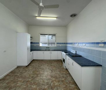 MODERN COTTAGE LIVING - Photo 2