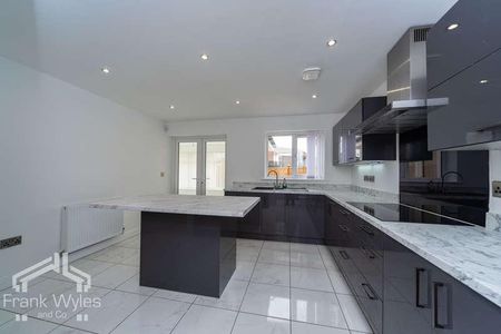 Taylor Close, Lytham St. Annes, Lancashire, FY8 - Photo 5