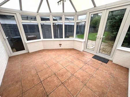 3 bedroom semi-detached house to rent - Photo 4