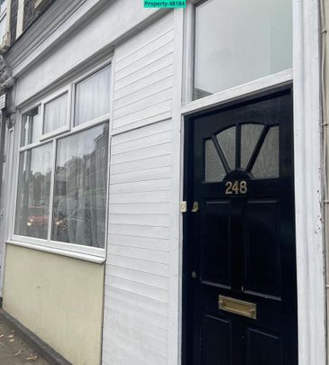 2 bedroom ground floor flat to rent - Photo 1