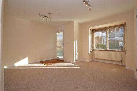 1 bedroom terraced house to rent - Photo 2