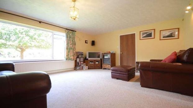 Marshall Close, Purley On Thames, Reading, RG8 - Photo 1