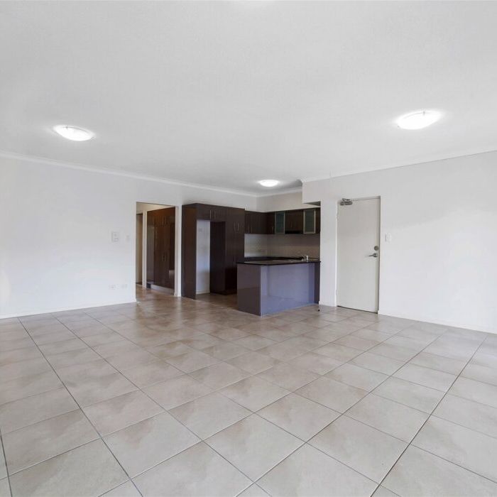 2 bedrooms, 2 bathrooms, 1 car space, 2 balconies, Air Con, Pool, BBQ, Park, Security, Public Transport - Photo 1