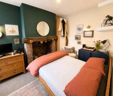 1 bedroom in a house share to rent - Photo 2