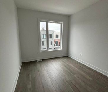 For Lease - 99 Roger Street Unit# 32, Waterloo, Ontario - Photo 2