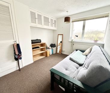 3 Bedroom - Photo 3