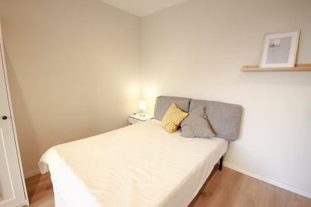 Carrer de Rocafort, Barcelona, Catalonia 08015 - Photo 5