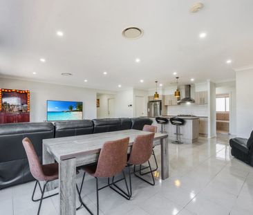 Modern Four Bedroom Family Home! - Photo 1