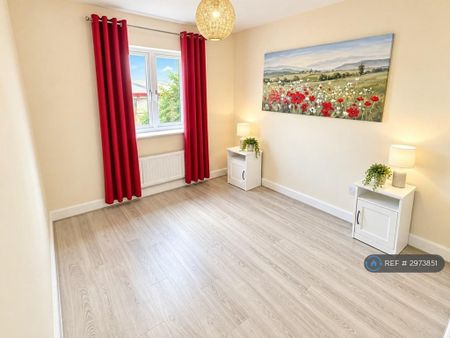 3 bedroom terraced house to rent - Photo 3