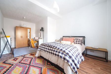 2 bedroom flat to rent - Photo 3