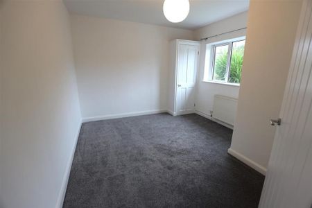3 bedroom terraced house to rent - Photo 3