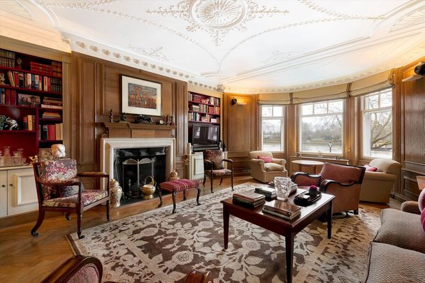 An impressive five bedroom apartment commanding river views to rent in Chelsea, SW3. - Photo 1