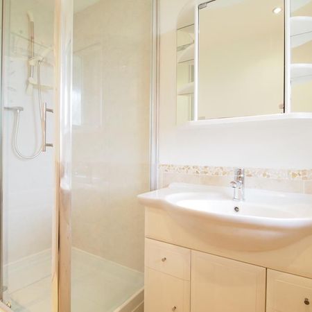 TWO BEDROOM FLAT SHARE IN M13 AREA OF MANCHESTER - Photo 4