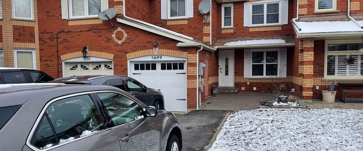 For Lease - 5699 Shillington Drive, Mississauga, Ontario - Photo 1